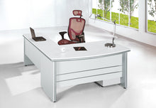 color:white