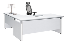 color:white