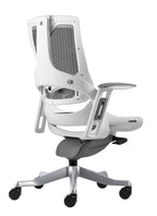color:white