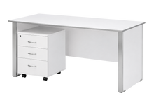 color:white